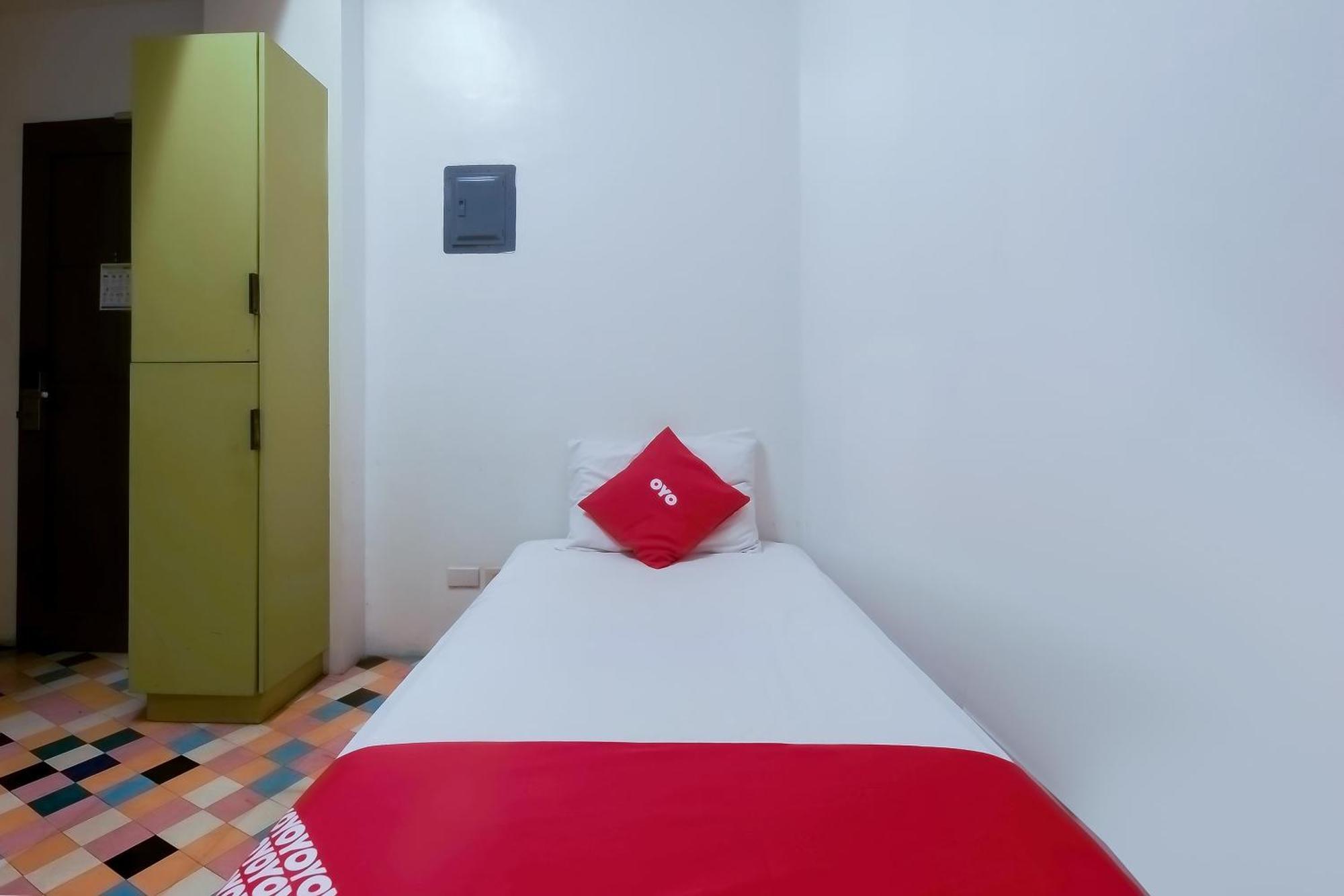 Spot On Junction Hostel マカティ エクステリア 写真