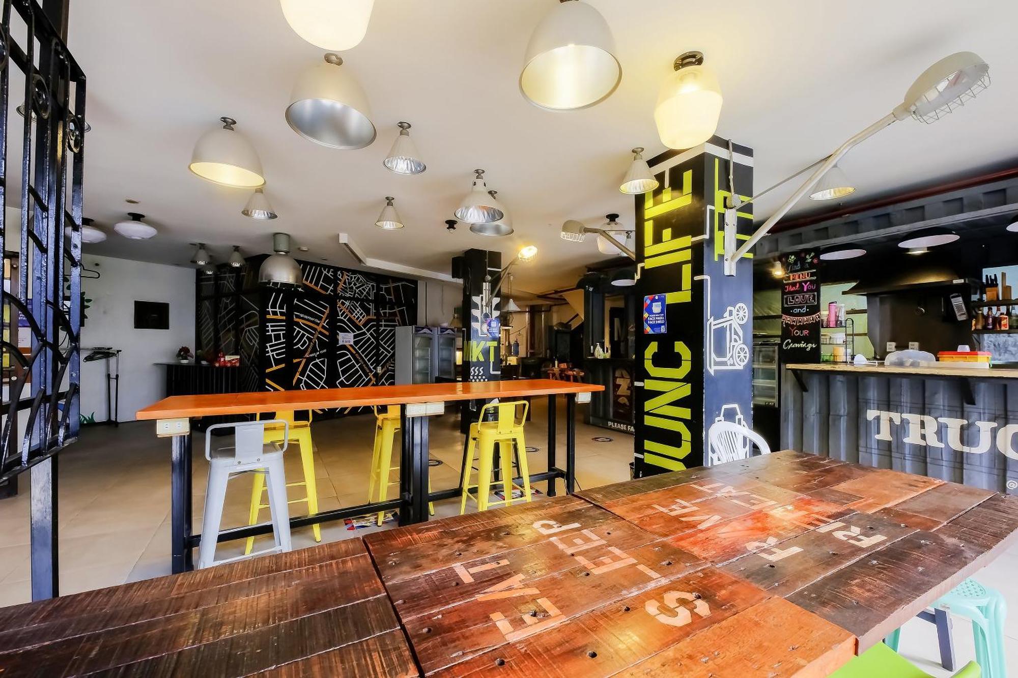 Spot On Junction Hostel マカティ エクステリア 写真