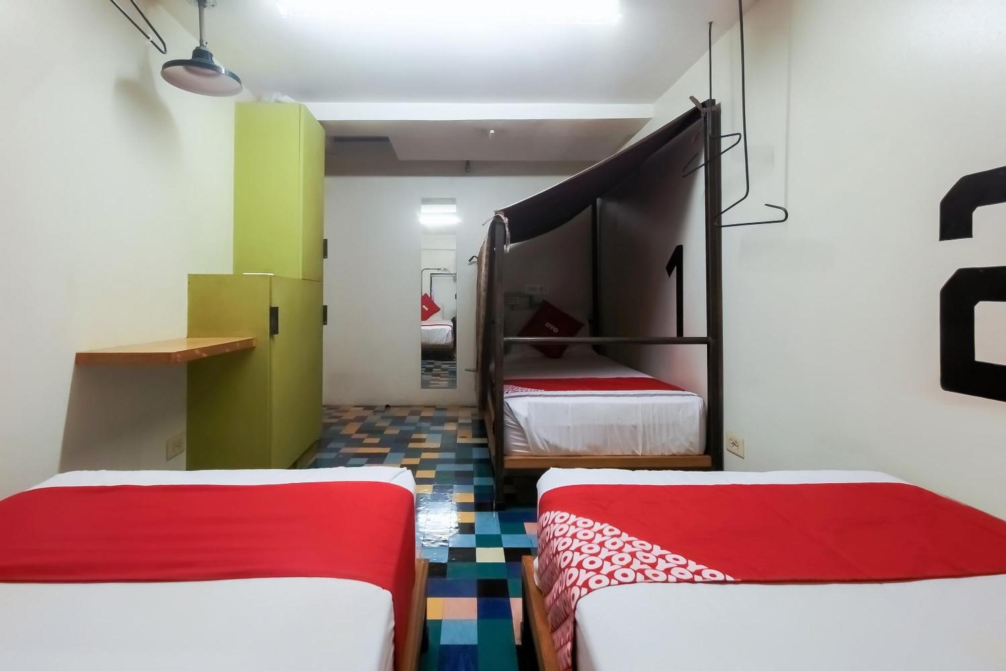 Spot On Junction Hostel マカティ エクステリア 写真