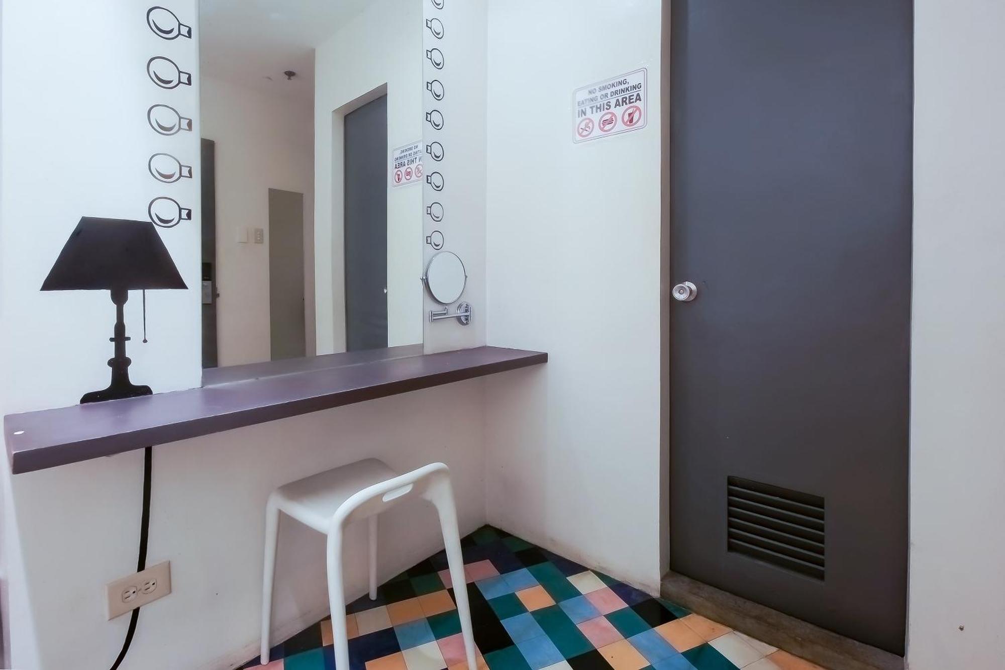 Spot On Junction Hostel マカティ エクステリア 写真