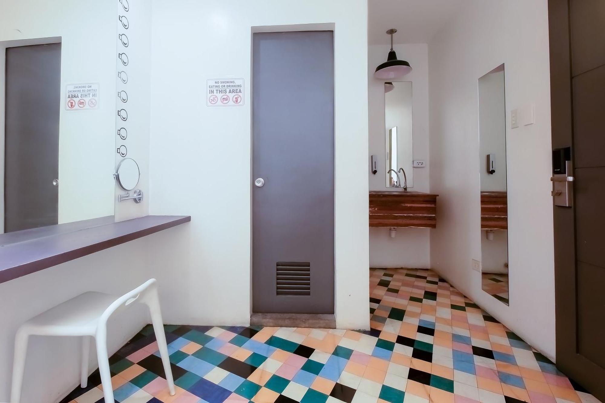 Spot On Junction Hostel マカティ エクステリア 写真